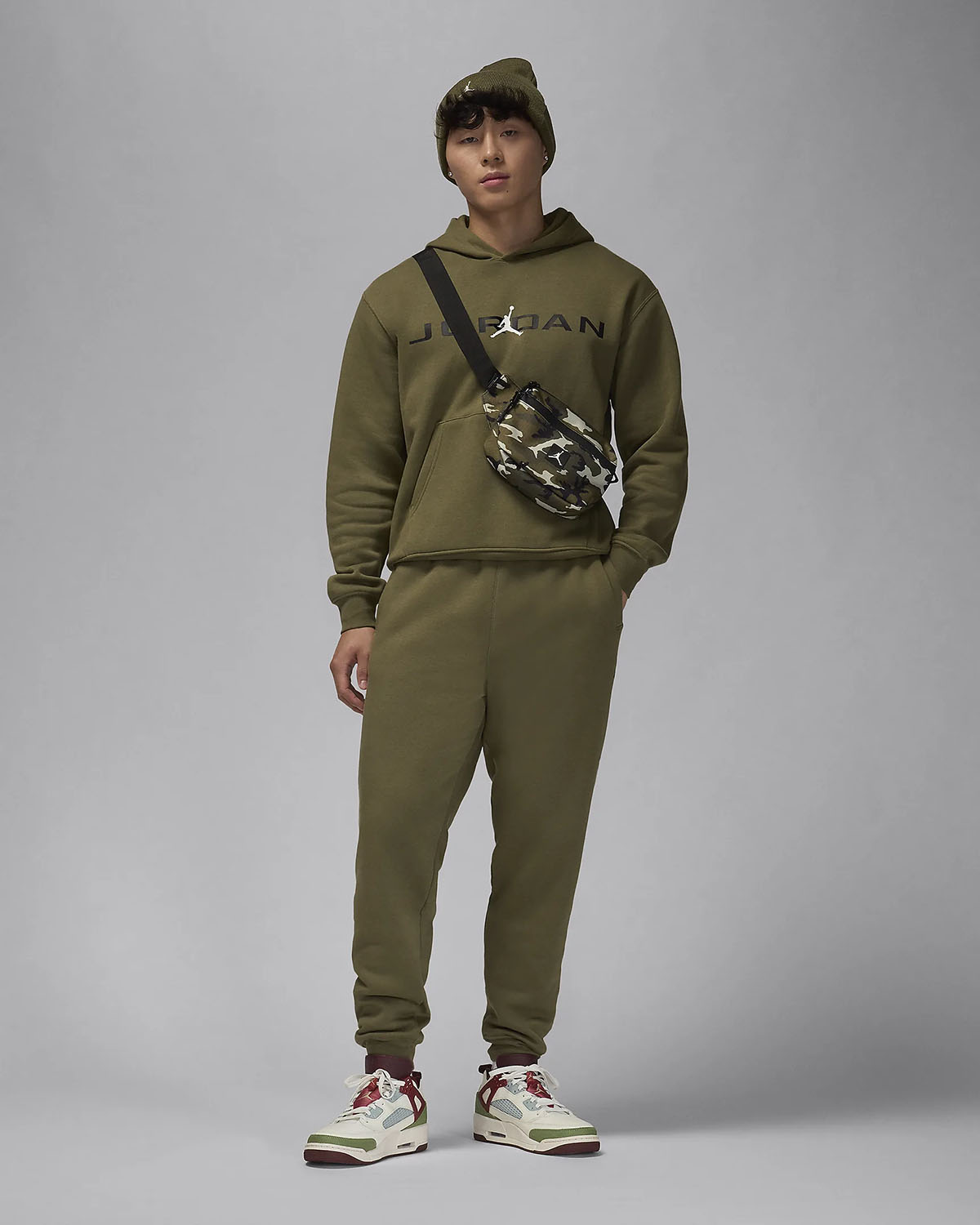 Jordan Essentials Fleece Hoodie Medium Olive Outfit