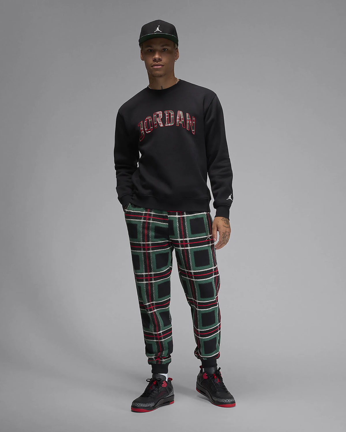 Jordan Essentials Holiday 2024 Sweatshirt Hat Pants Black Red Green Outfit