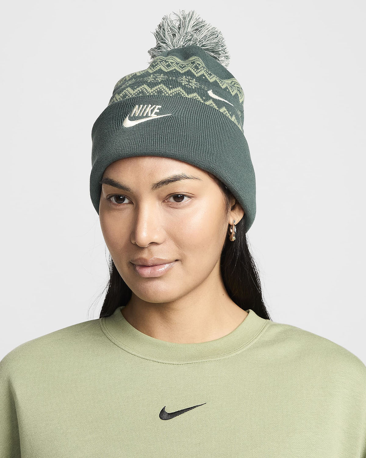 Nike Peak Pom Holiday Beanie Vintage Green