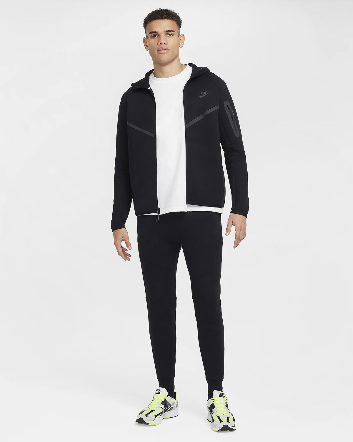 Nike Tech Fleece Windrunner Full Zip Hoodie Black Outfit