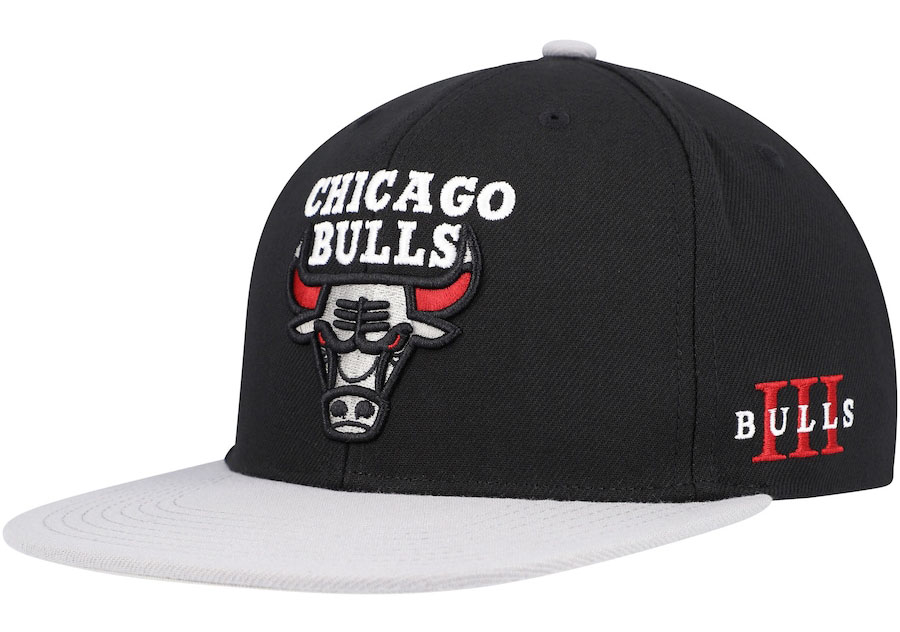 Air-Jordan-3-Black-Cement-2024-Chicago-Bulls-Snapback-Hat-Mitchell-and-Ness-1