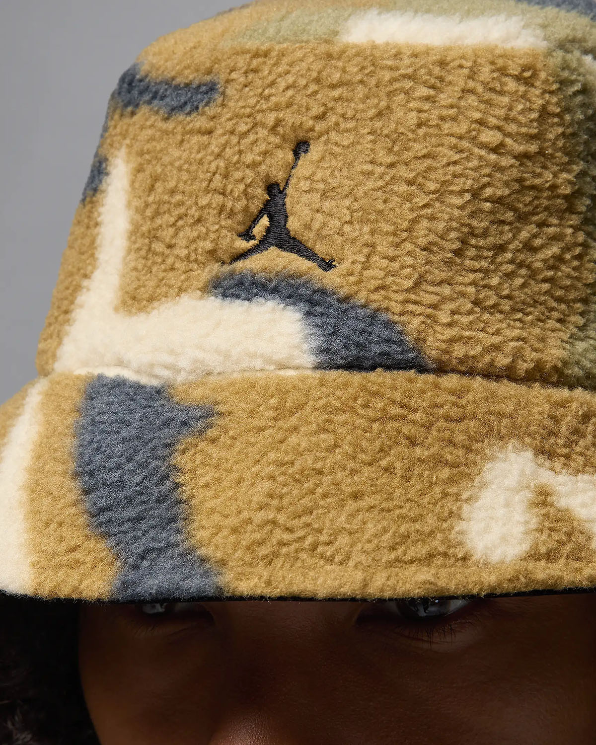 Jordan Apex Winter Bucket Hat Black Light Olive 3