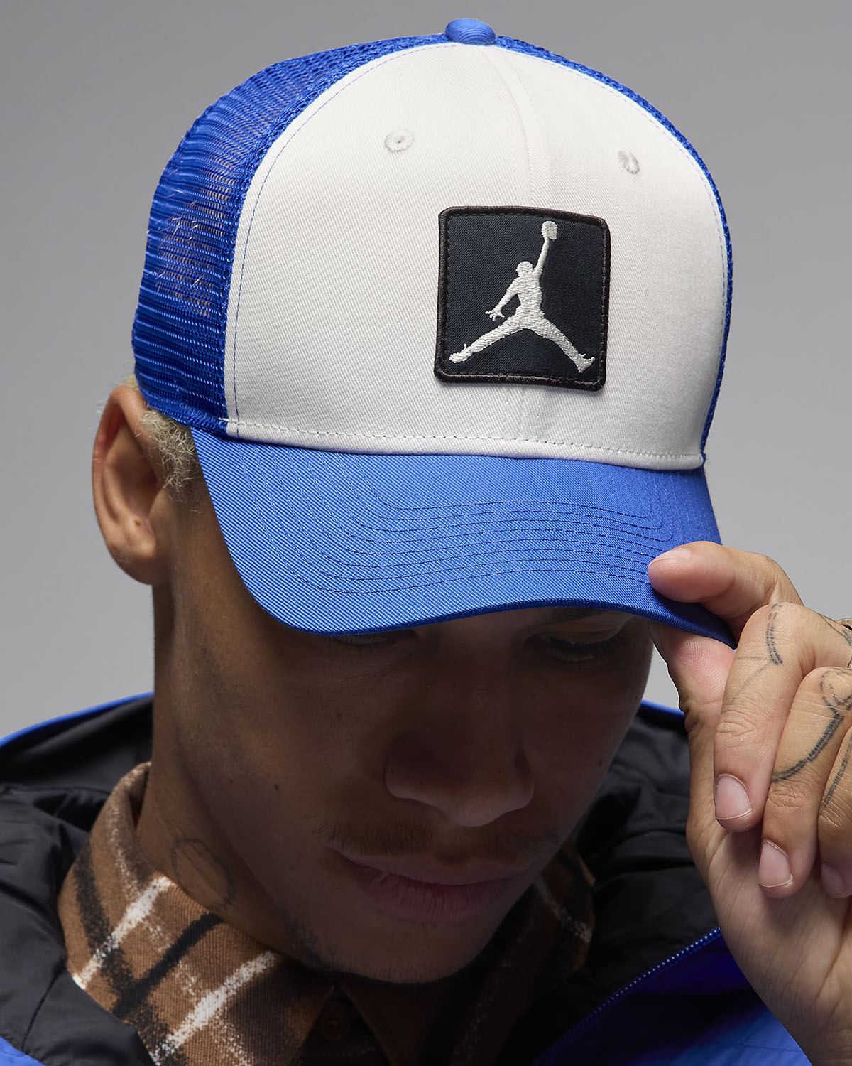 Jordan Rise Trucker Snapback Hat Sail Game Royal 3