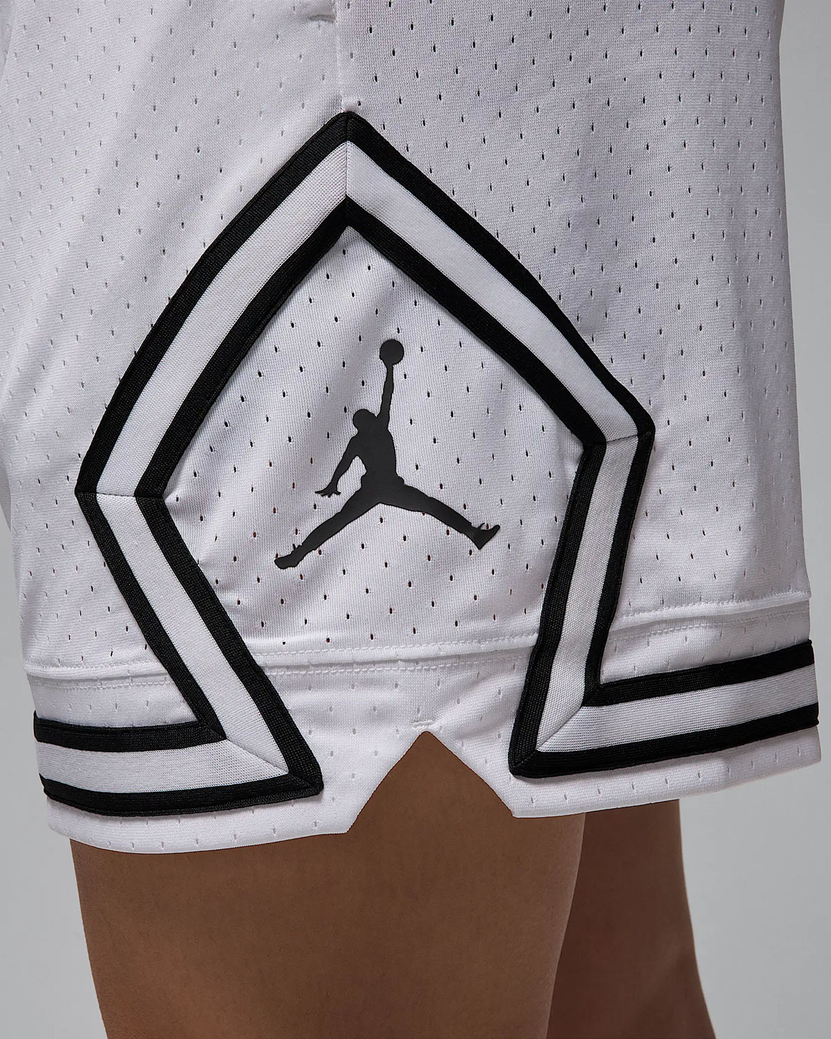 Jordan Sport Mens Mesh Diamond Shorts White Black 2