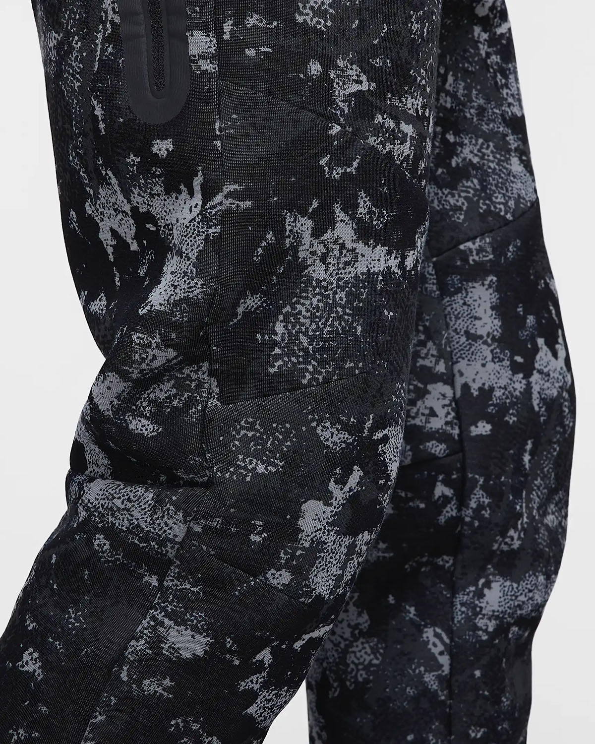 Nike-Tech-Fleece-Camo-Jogger-Pants-Smoke-Grey-Anthracite-2