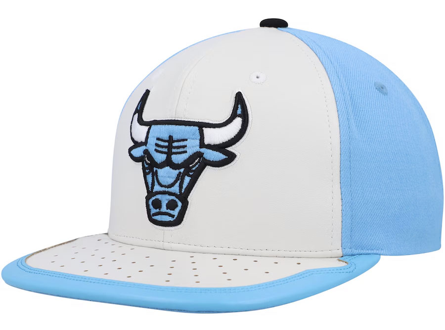 Chicago Bulls Mitchell and Ness White University Blue Snapback Hat 1