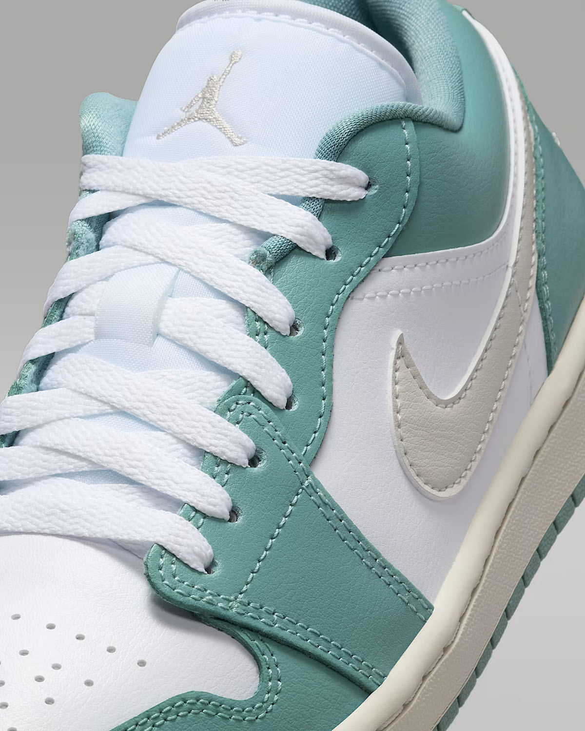 Air Jordan 1 Low White Cannon Sail Light Orewood Brown Womens Shoes 7