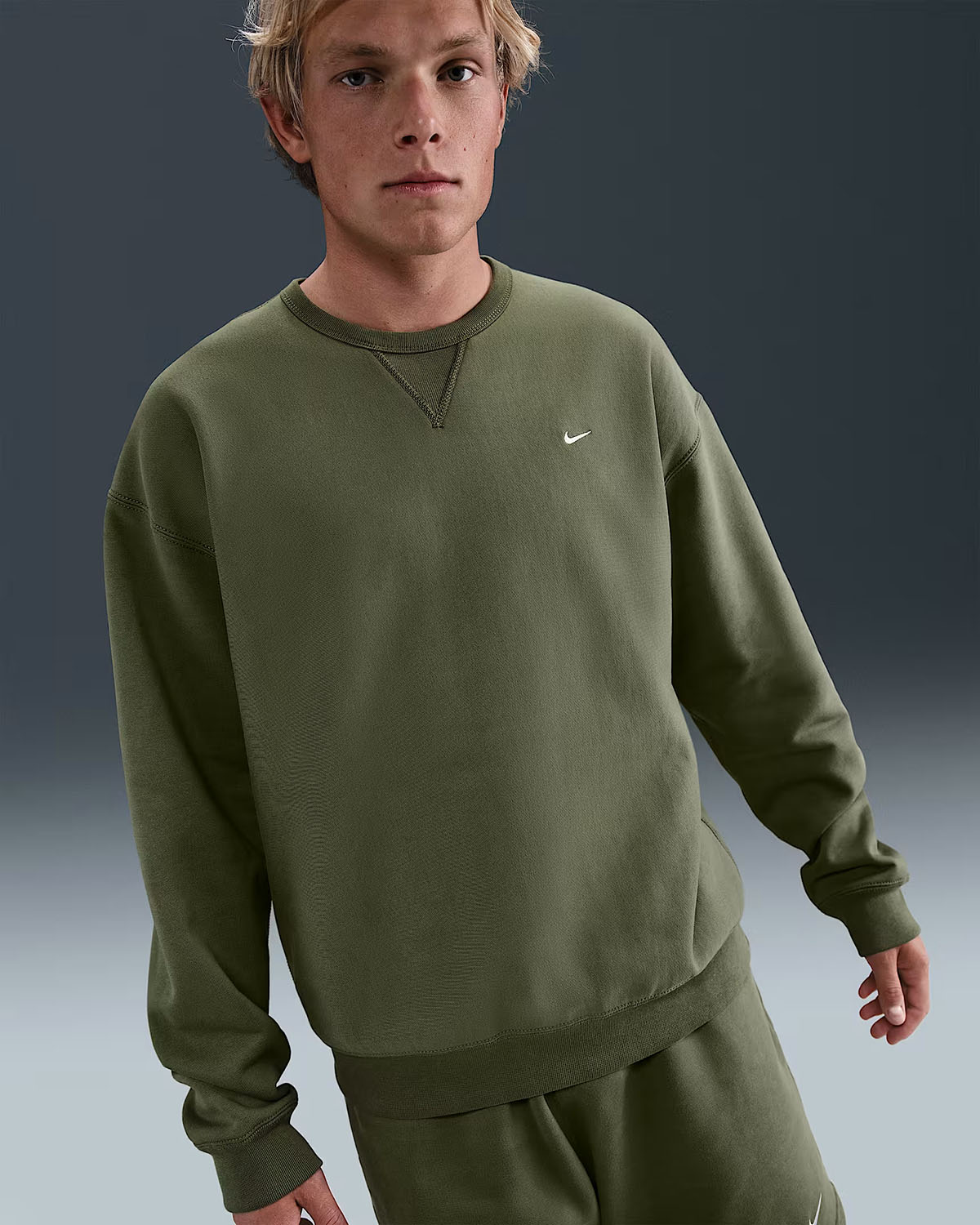 Nike Solo Swoosh Mens Crew Sweatshirt Medium Olive