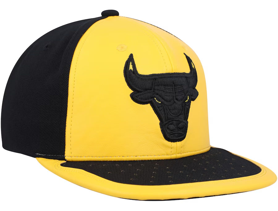 Chicago Bulls Mitchell Ness Day One Yellow Black Snapback Hat 2