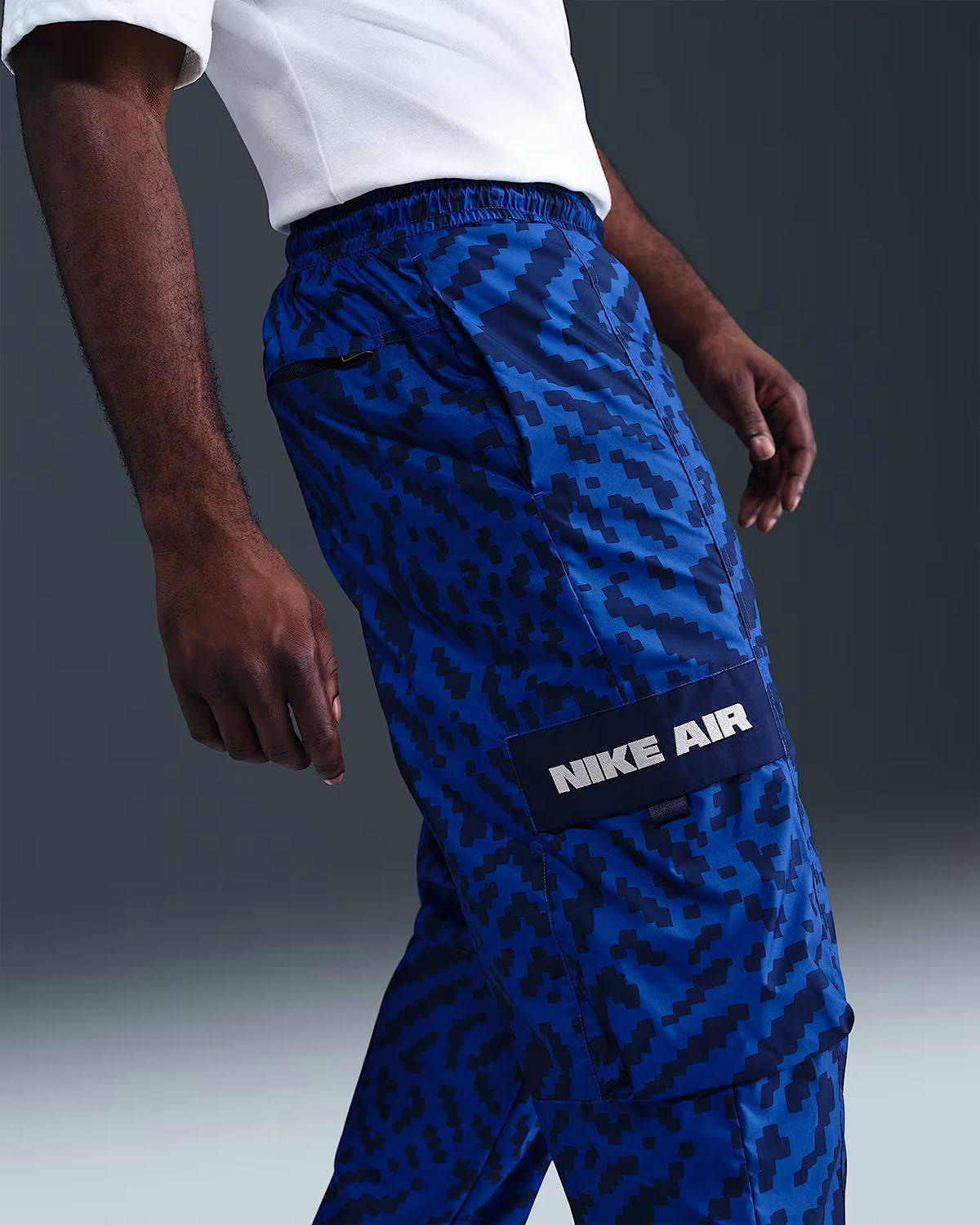 Nike Air Mens Woven Cargo Pants Game Royal Blue Void Black 2
