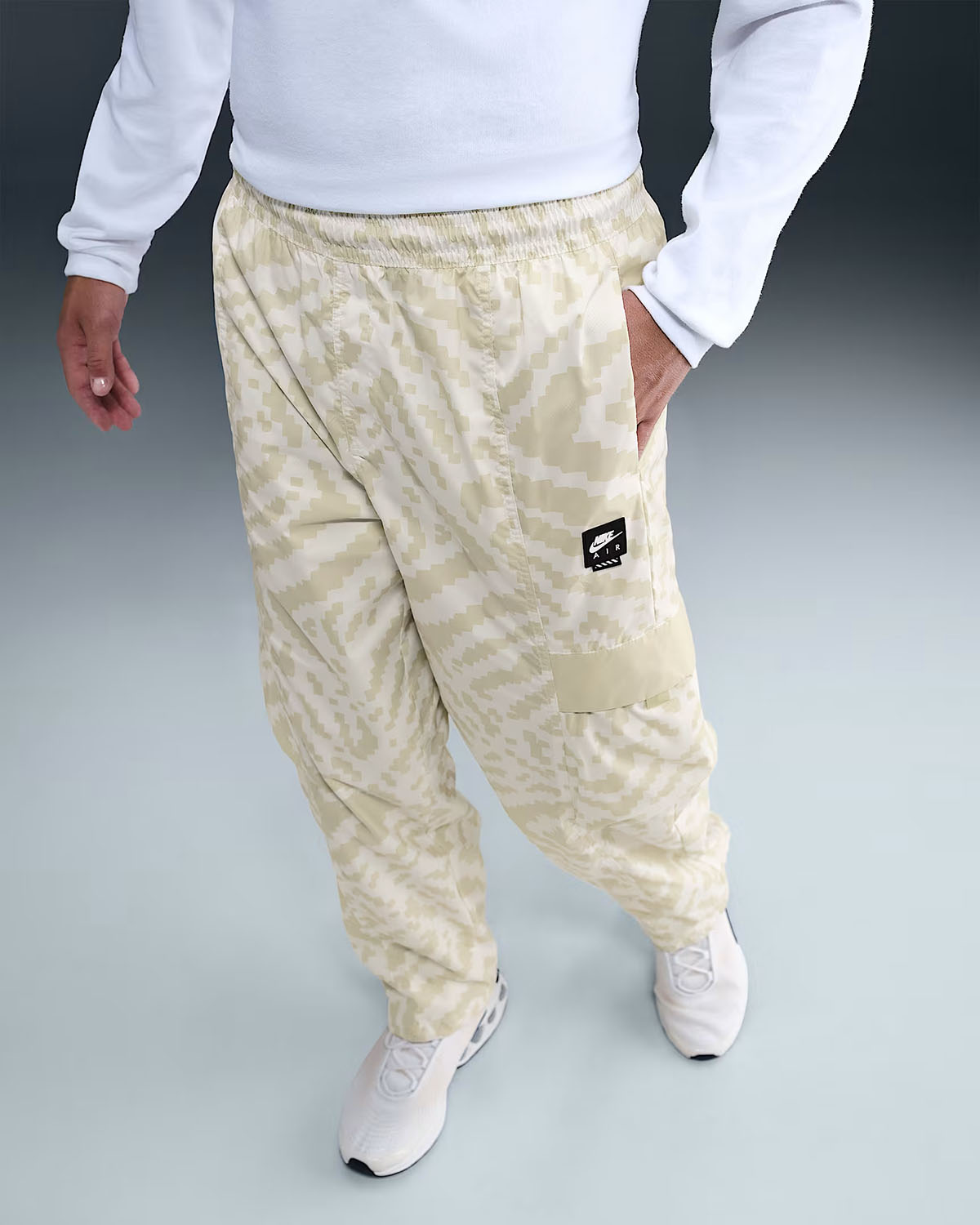 Nike Air Mens Woven Cargo Pants Sail Light Khaki Black 1