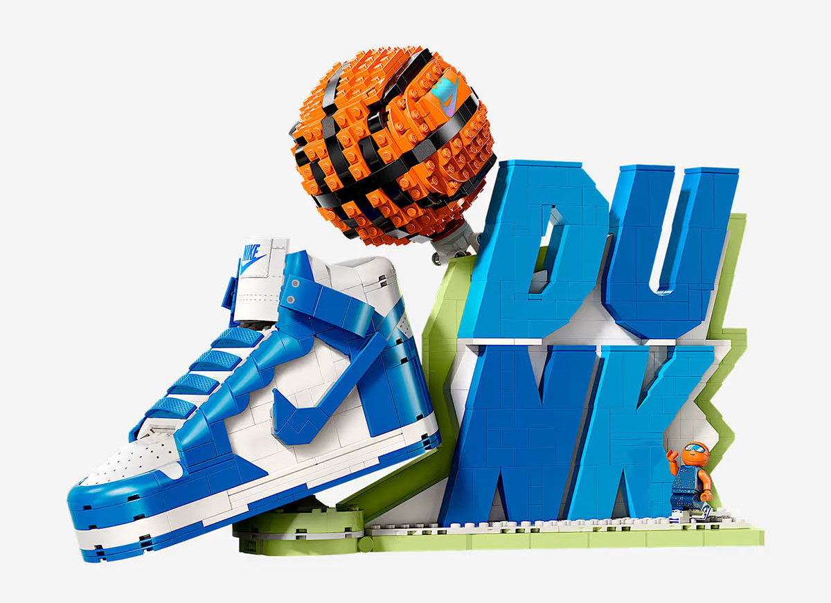 Nike Dunk x LEGO Set Sneaker Building Kit with Mini Figure
