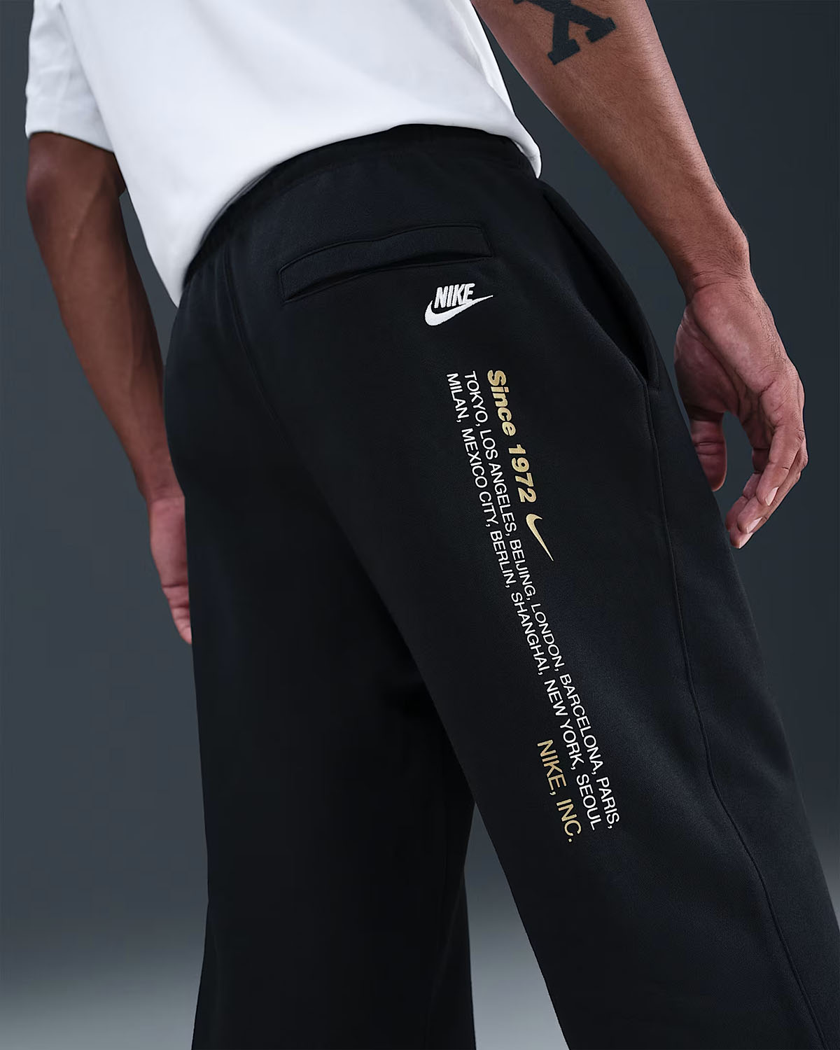 Nike Sportswear Club Mens Bungee Pants Black Metallic Gold 2