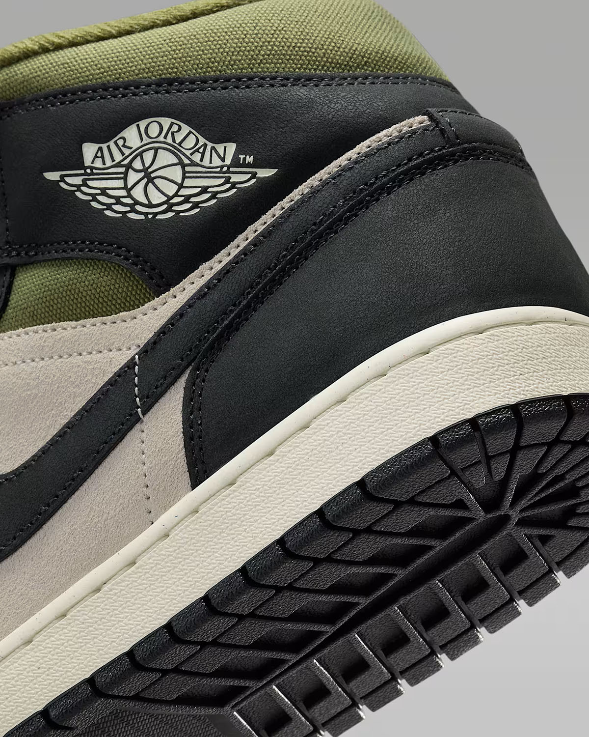 Air Jordan 1 Mid SE Light Orewood Brown Medium Olive Sail Off Noir Mens Shoes 8