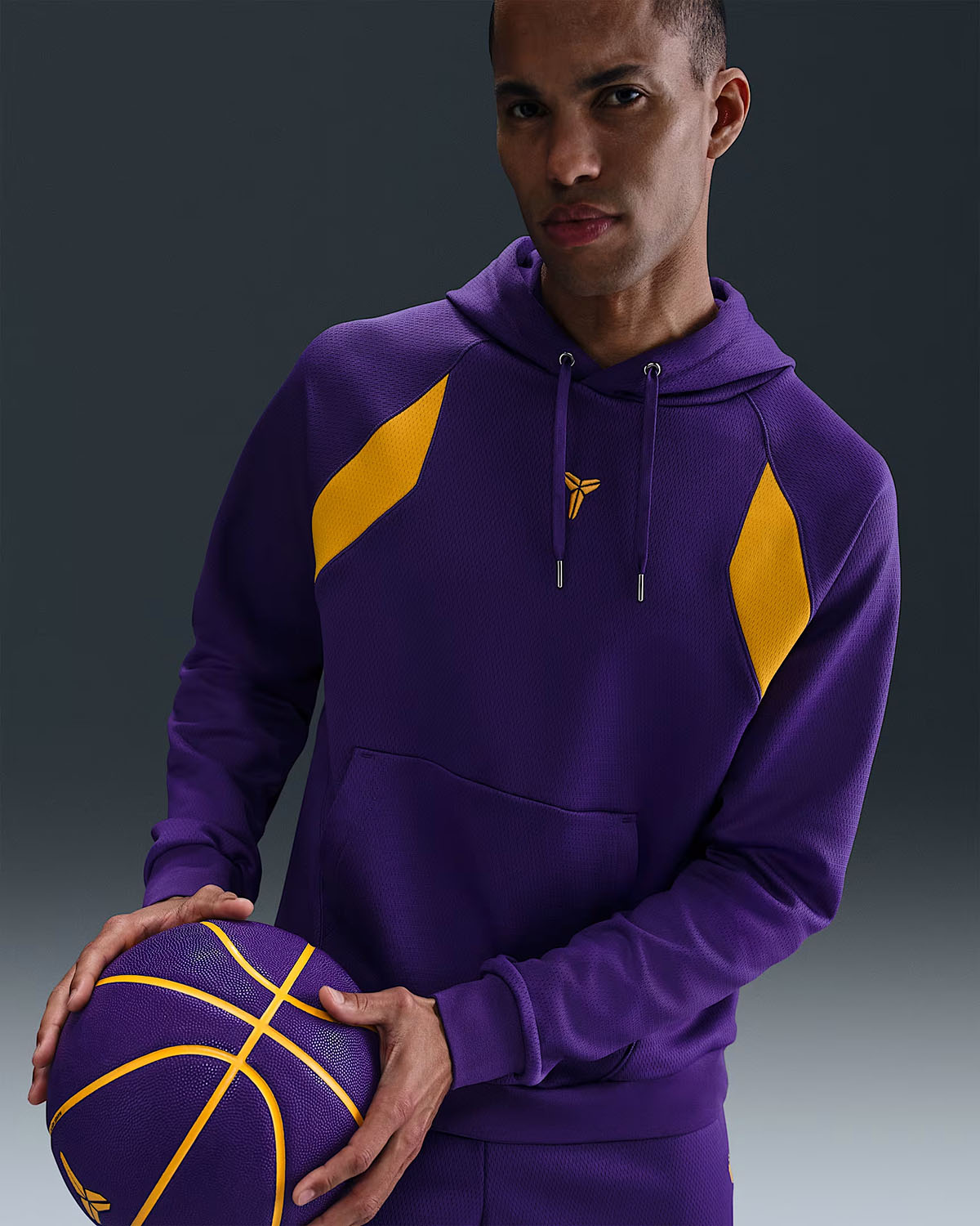 Nike Kobe Mens Therma Fit Pullover Hoodie Court Purple University Gold