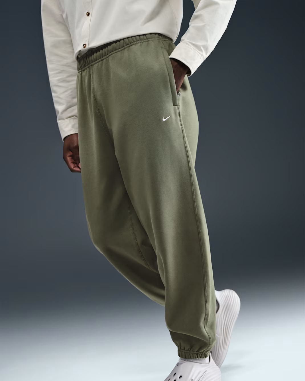 Nike Solo Swoosh Mens Cuffed Fleece Pants Medium Olive