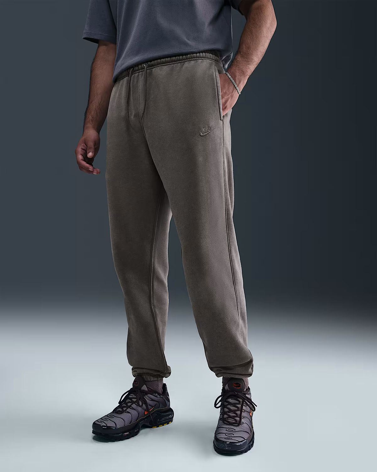 Nike Sportswear Club Mens Washed Cuffed Fleece Pants Cave Stone
