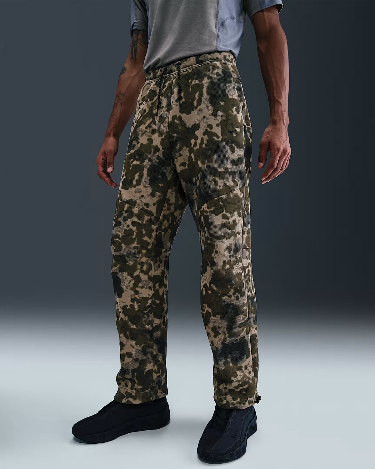 Nike-Tech-Fleece-Mens-Camo-Open-Hem-Pants-Neutral-Olive-Black-1