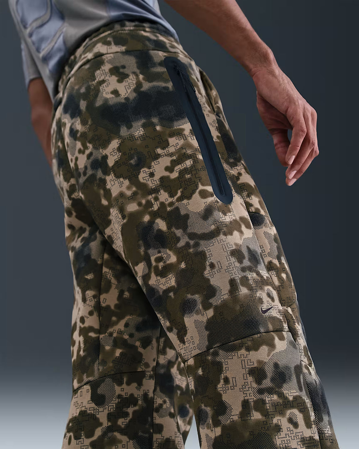 Nike-Tech-Fleece-Mens-Camo-Open-Hem-Pants-Neutral-Olive-Black-2