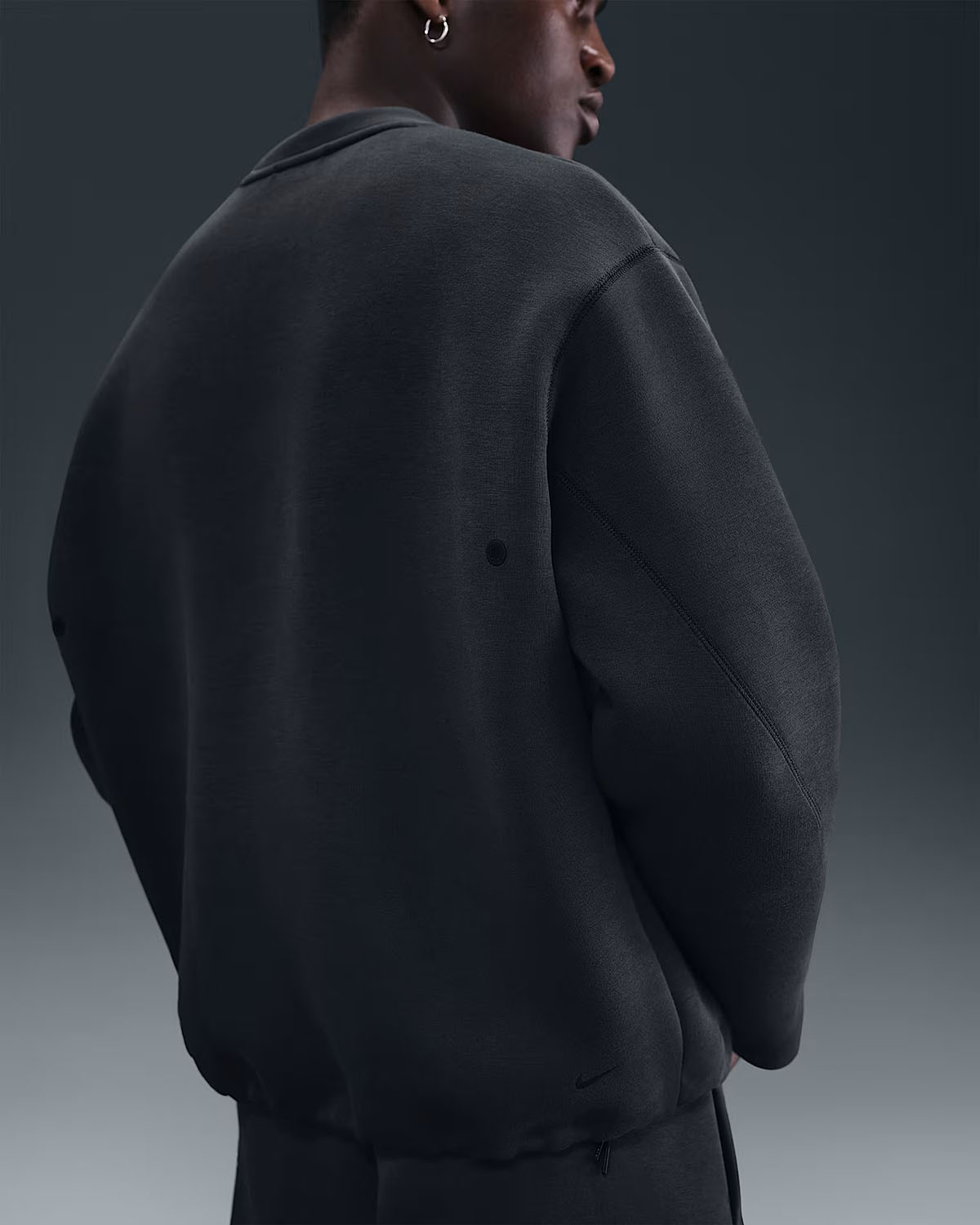 Nike-Tech-Fleece-Mens-Loose-Fit-Crew-Sweatshirt-Anthracite-Black-2