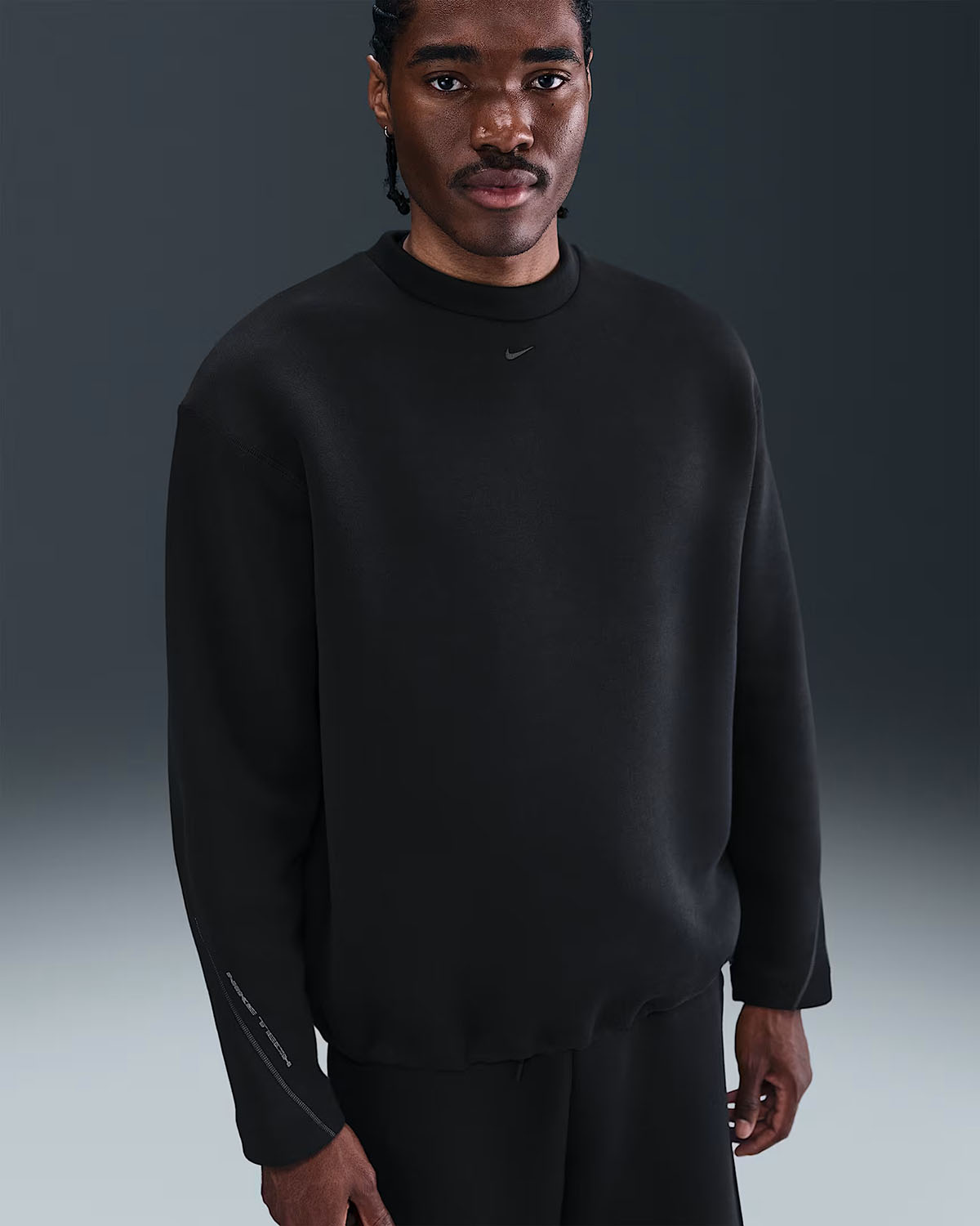 Nike-Tech-Fleece-Mens-Loose-Fit-Crew-Sweatshirt-Black-1