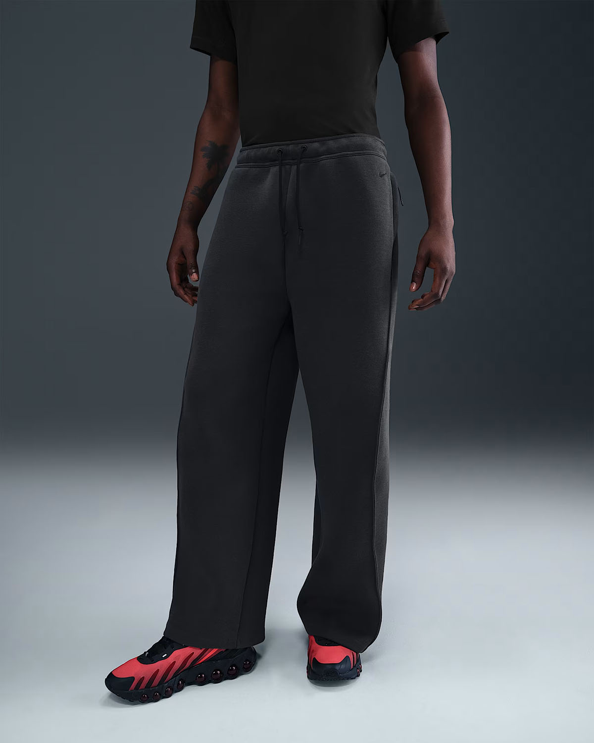 Nike-Tech-Fleece-Mens-Loose-Fit-Open-Hem-Pants-Anthracite-Black-1