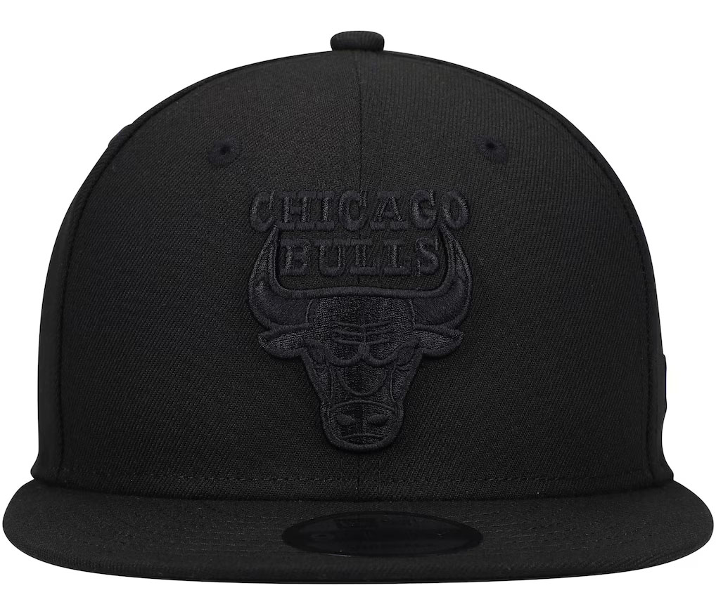 Air Jordan 4 Black Cat 2025 New Era Chicago Bulls 9FIFTY Snapback Hat 1