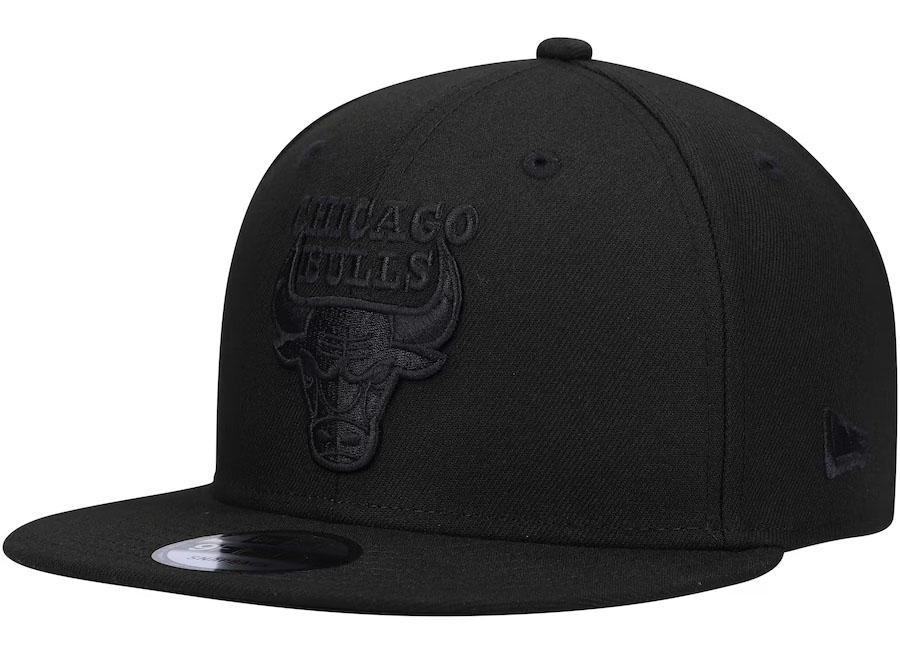 Air Jordan 4 Black Cat 2025 New Era Chicago Bulls Black Snapback Cap