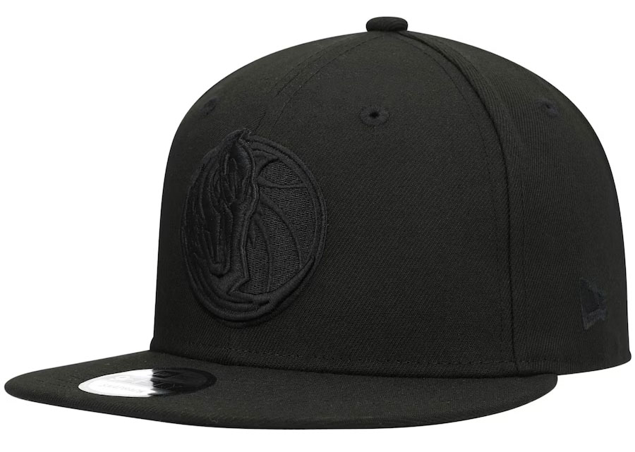 Air Jordan 4 Black Cat 2025 New Era Dallas Mavericks Black Snapback Hat