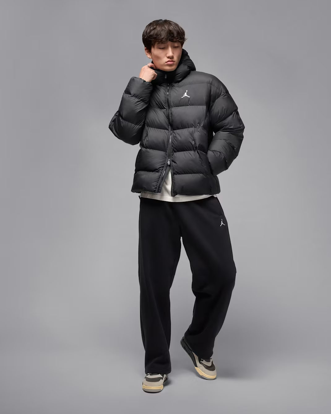Jordan Brooklyn Mens Therma Fit Puffer Jacket Black White Outfit
