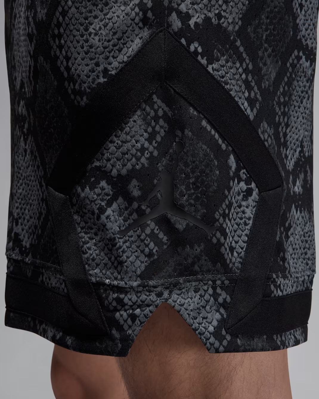 Jordan Sport Mens Black Cat Diamond Shorts 2