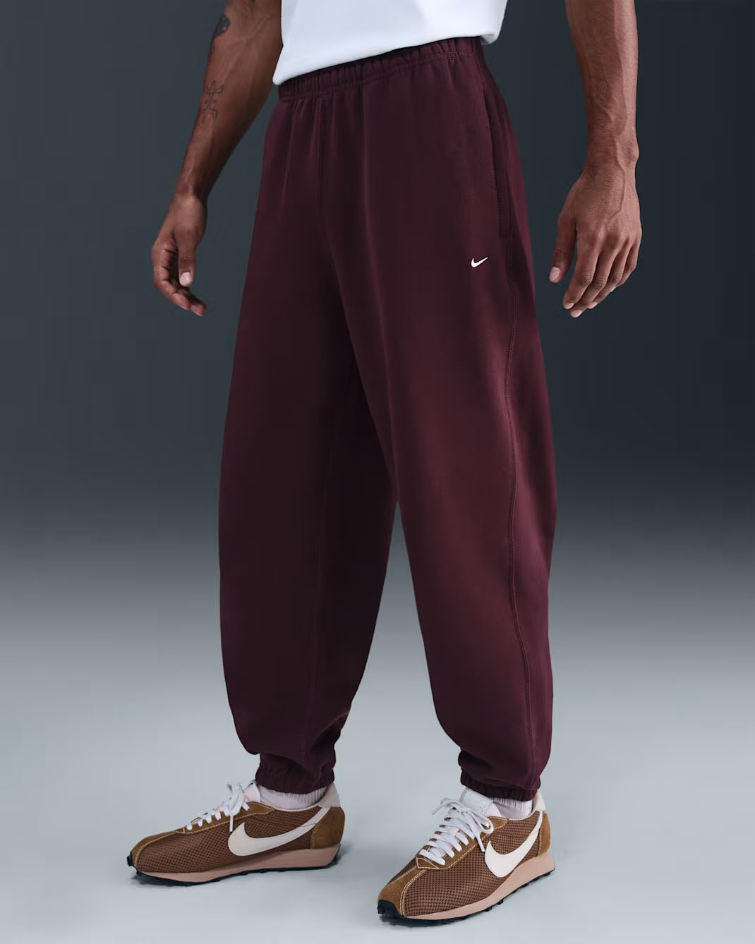 Nike Solo Swoosh Mens Cuffed Fleece Pants Burgundy Crush