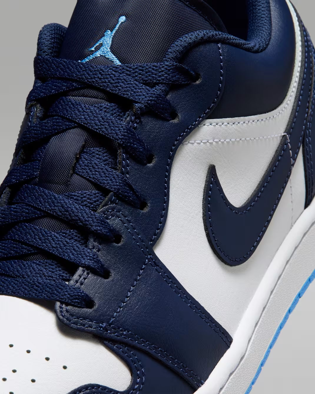 Air Jordan 1 Low Midnight Navy White University Blue Mens Sneakers 7