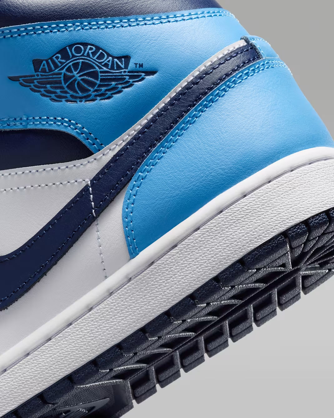 Air Jordan 1 Mid University Blue White Midnight Navy Mens Sneakers 8