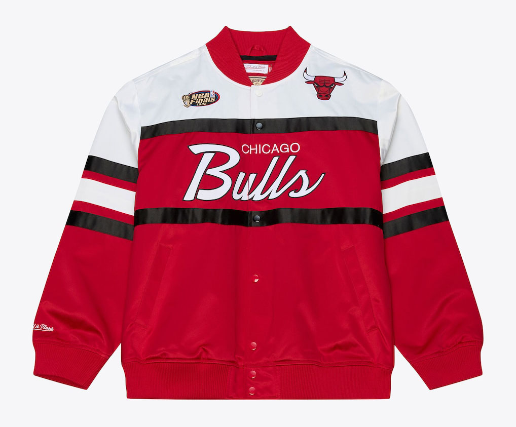 Chicago Bulls Mitchell & Ness Hardwood Classics Head Coach Lightweight Satin Full-Snap Jacket Red