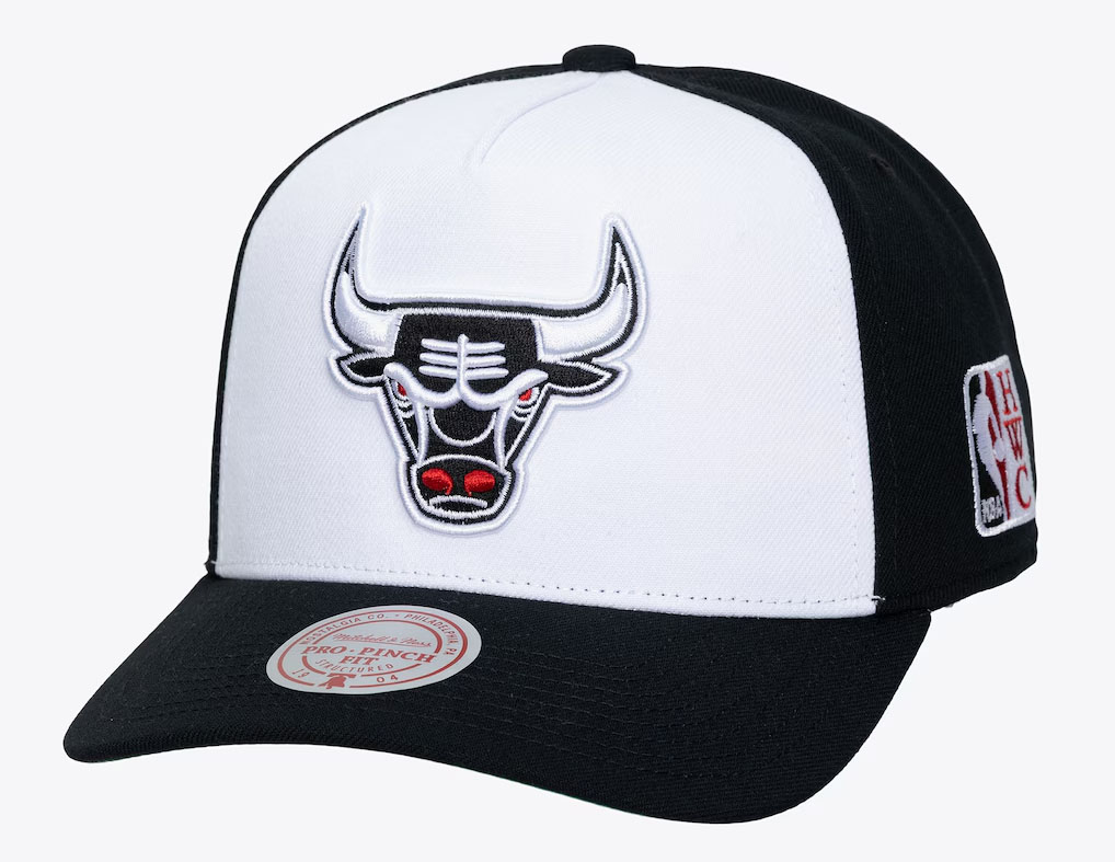 Chicago Bulls Mitchell & Ness Hardwood Classics Legendary Away Pro-Pinch Adjustable Hat White Black Red 1