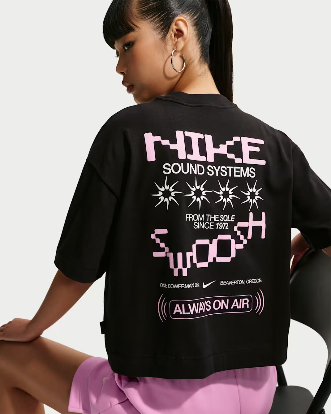 Nike Sportswear Women's Oversized Mid-Cropped T-Shirt Black Pink Foam 2