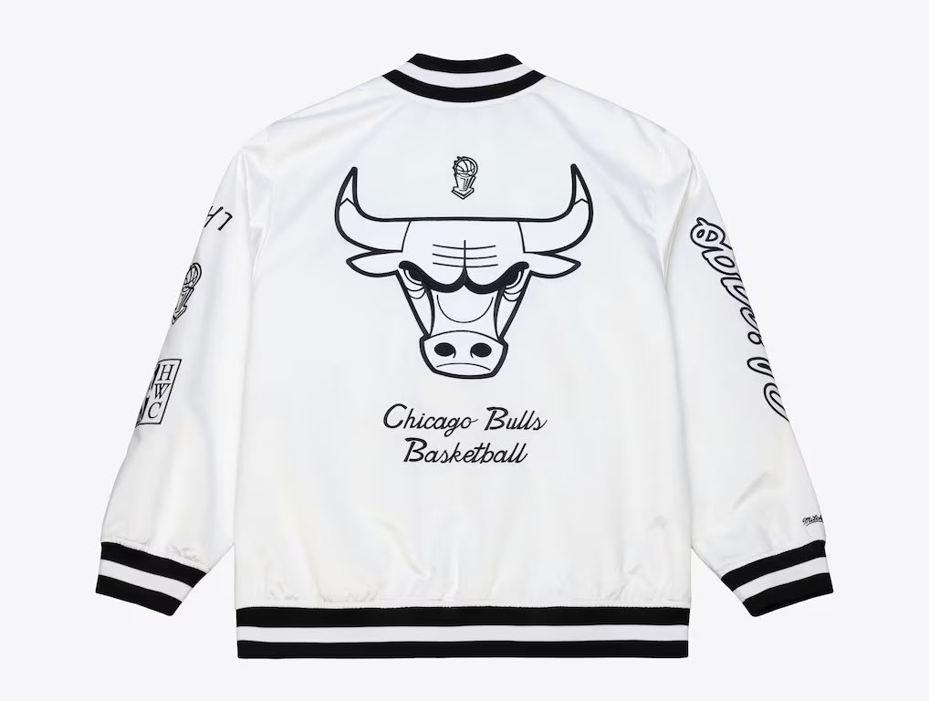 Chicago Bulls Mitchell & Ness Arctic Lightweight Full-Snap Satin Jacket White Black 2