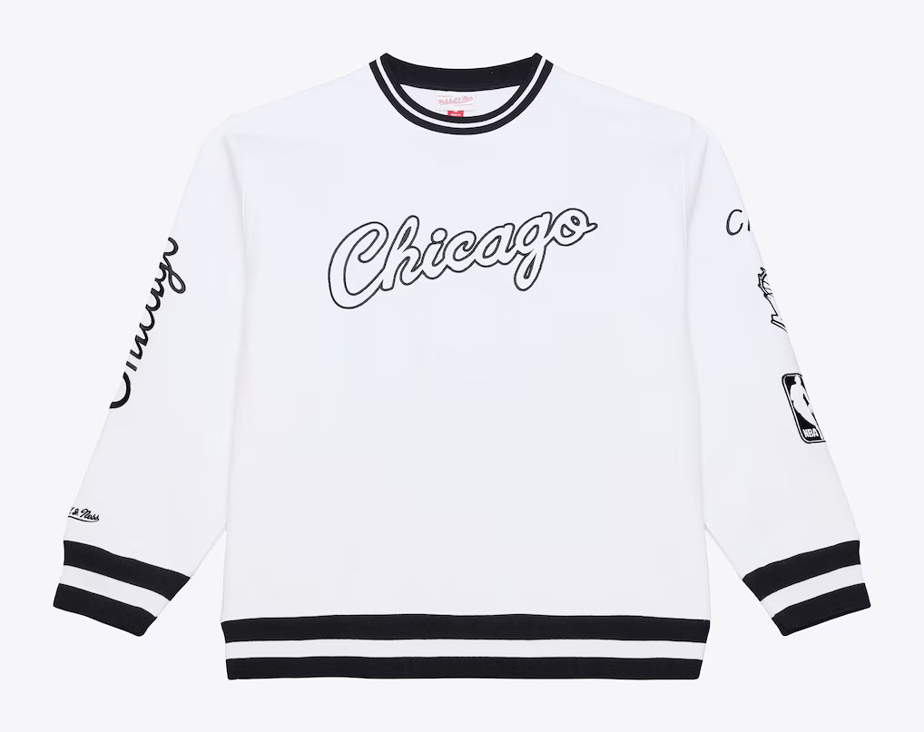 Chicago Bulls Mitchell & Ness Hardwood Classics Arctic Fleece Sweatshirt White Black 1
