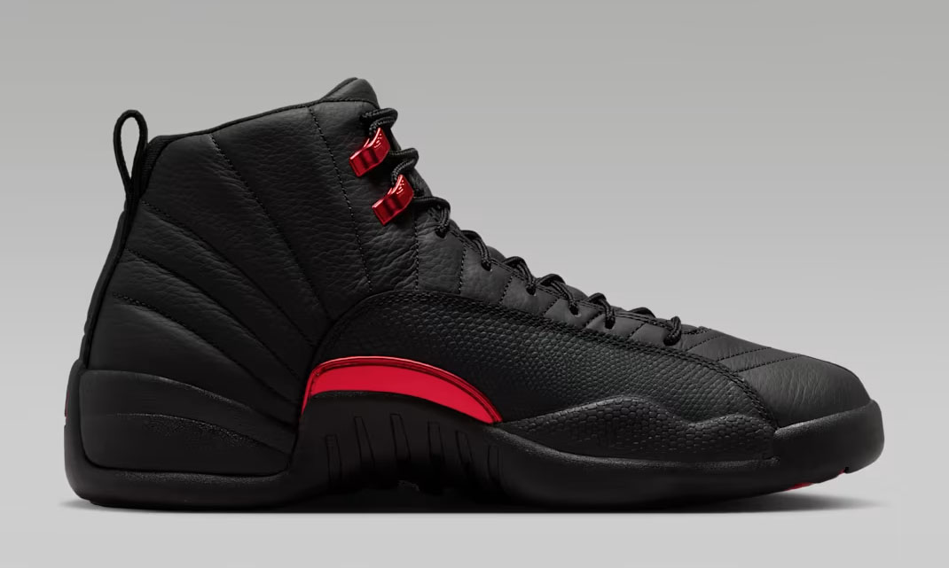 Air Jordan 12 Bloodline Mens Shoes 3