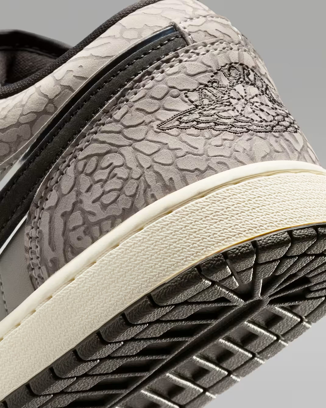 Air Jordan 1 Low SE Gamma Grey 8