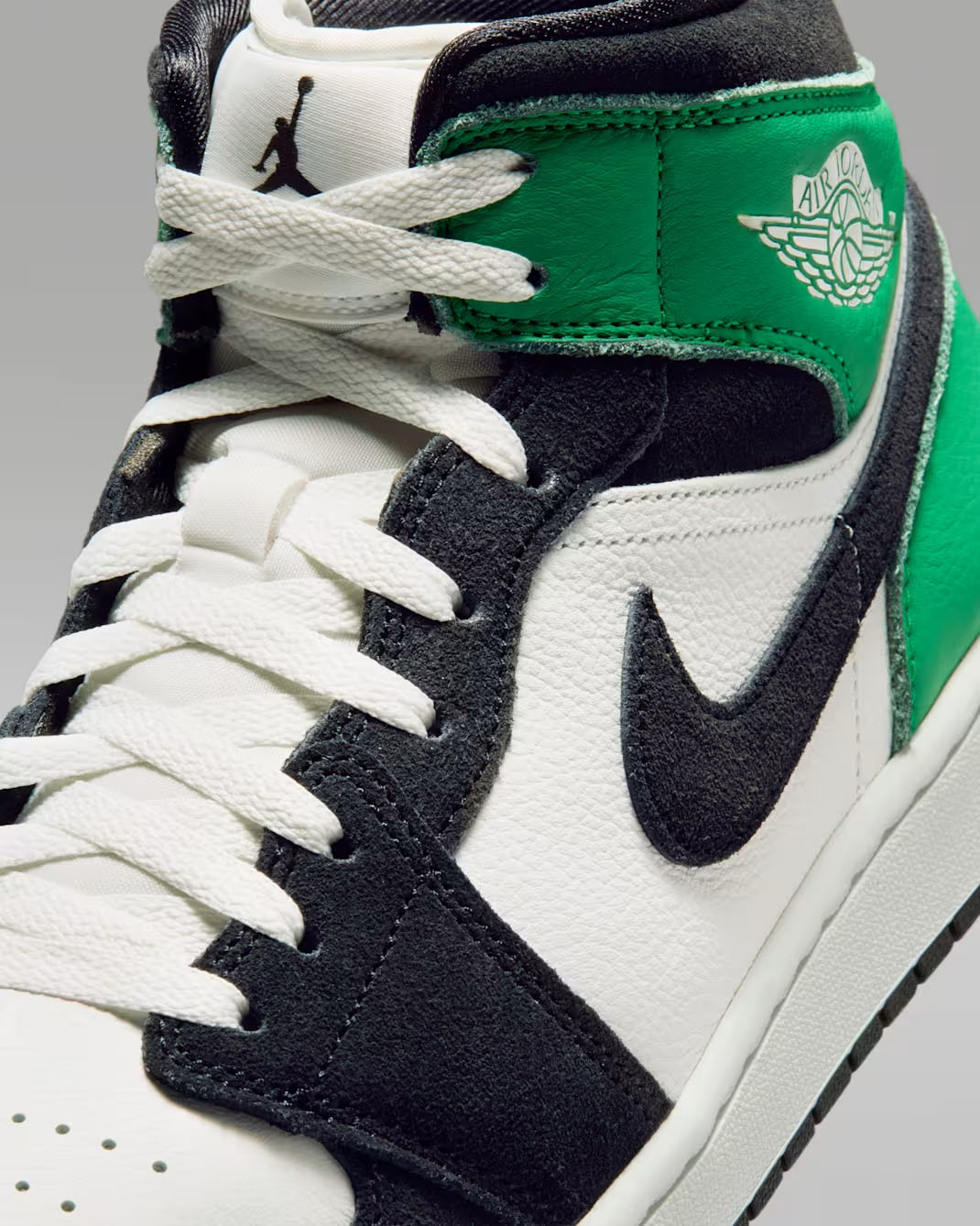 Air Jordan 1 Mid SE Lucky Green Laces View