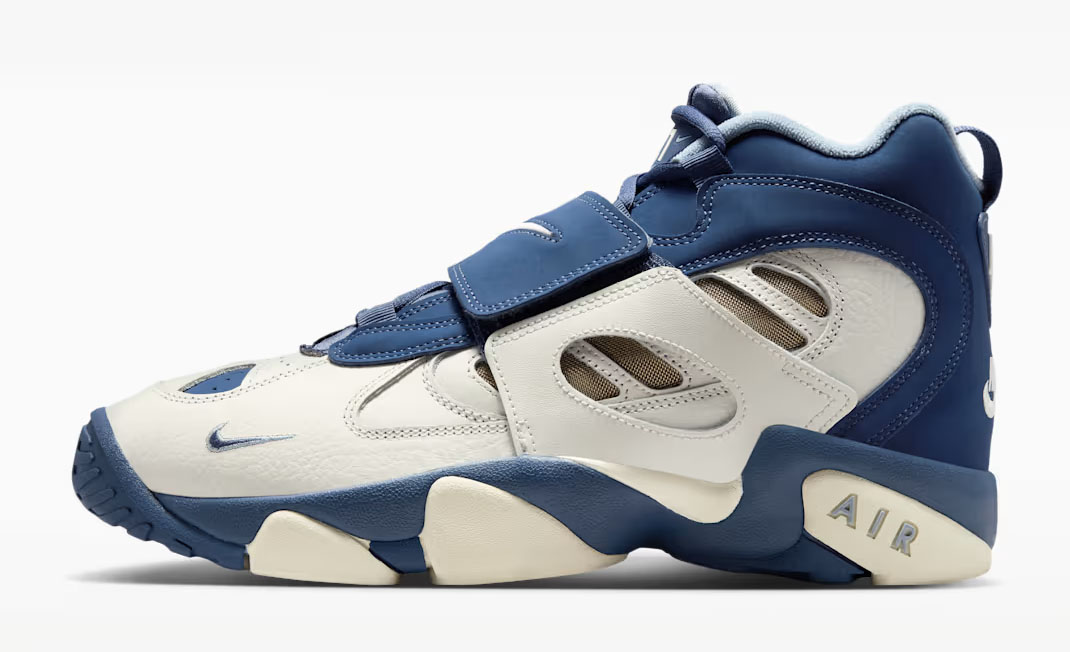 Nike Air Diamond Turf II Blue Grey Royals Lateral Side View Official Image