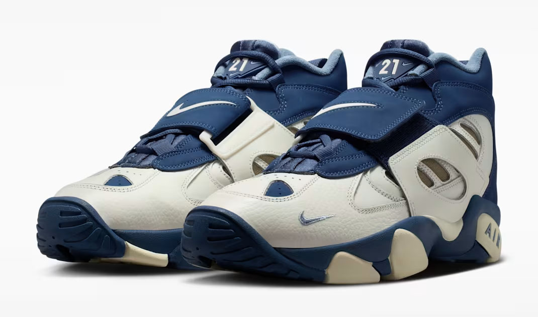 Nike Air Diamond Turf II Blue Grey Royals Top Side View Official Image