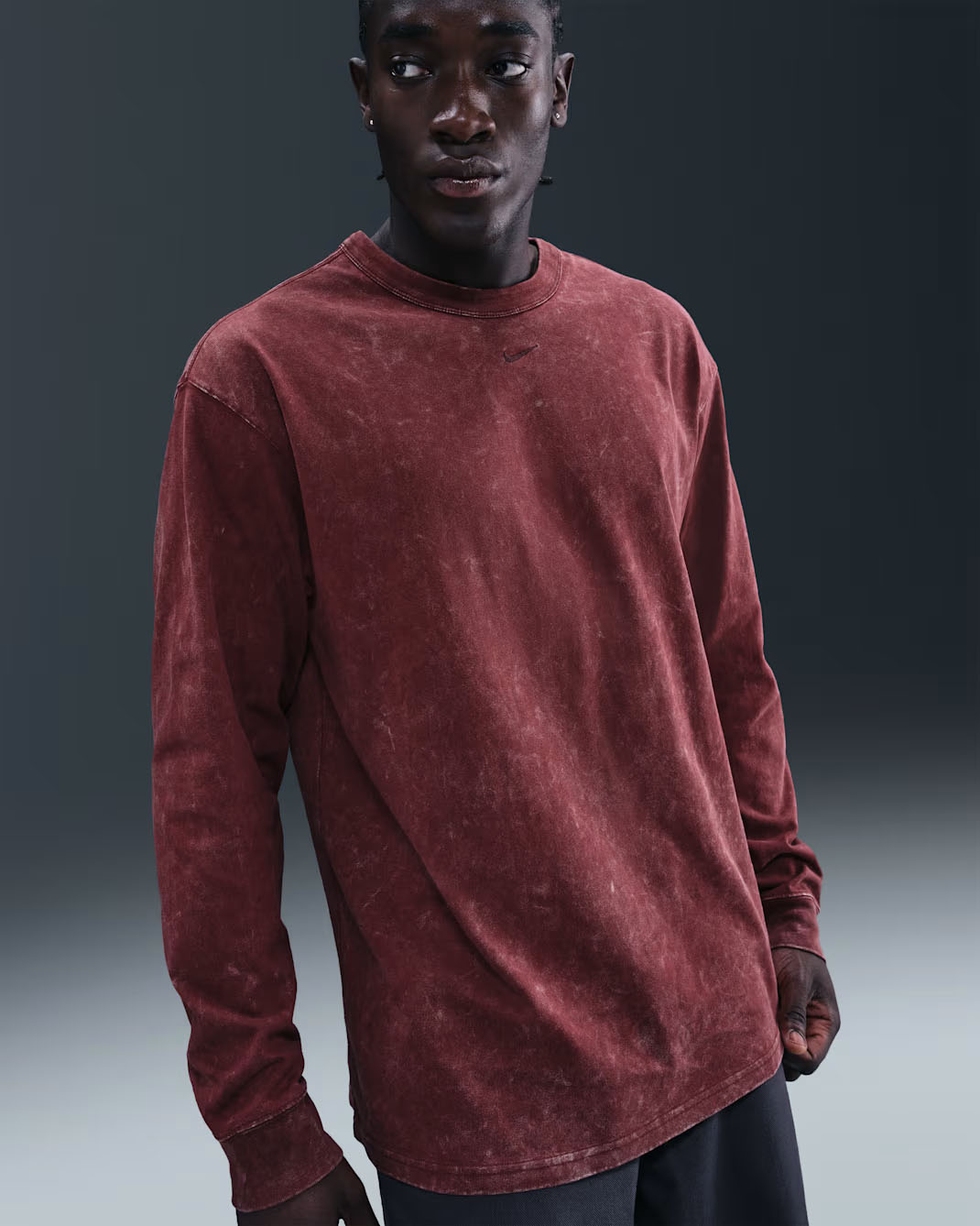 Nike Sportswear Premium Essentials Men's Long-Sleeve T-Shirt Dark Team Red 1