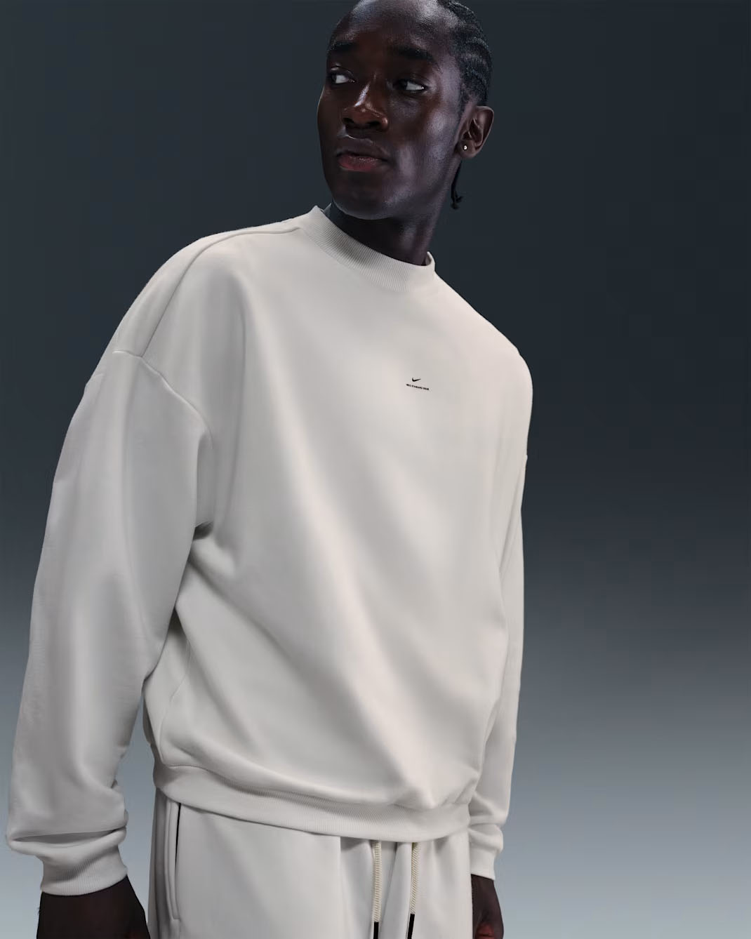 Nike Standard Issue Crew Sweatshirt Sail