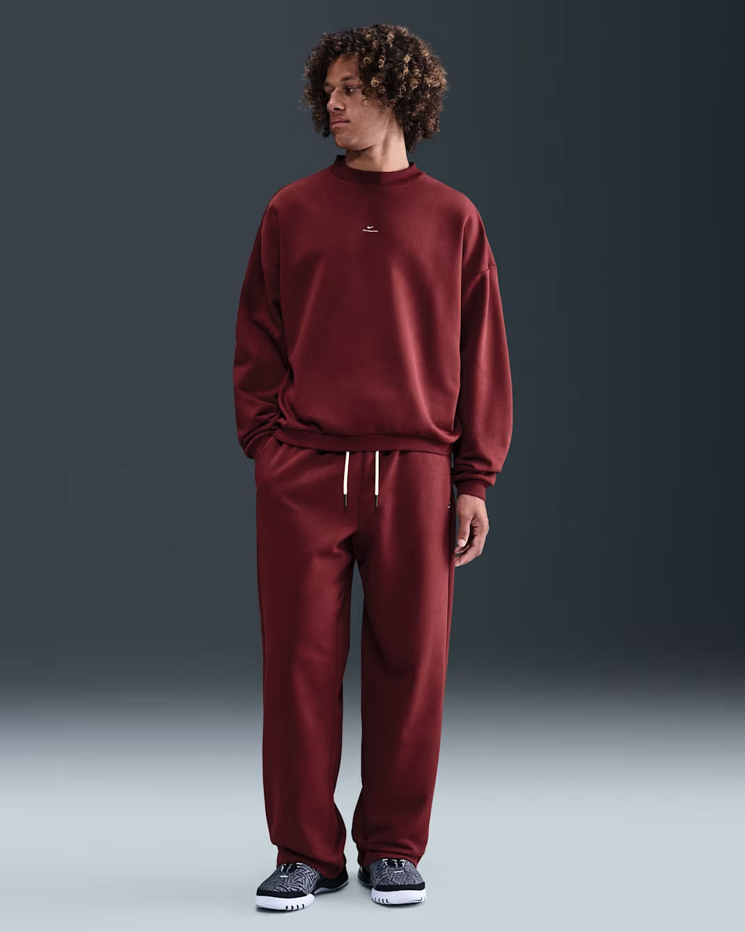 Nike Standard Issue Men's Therma-FIT Sweatshirt and Pants Dark Team Red