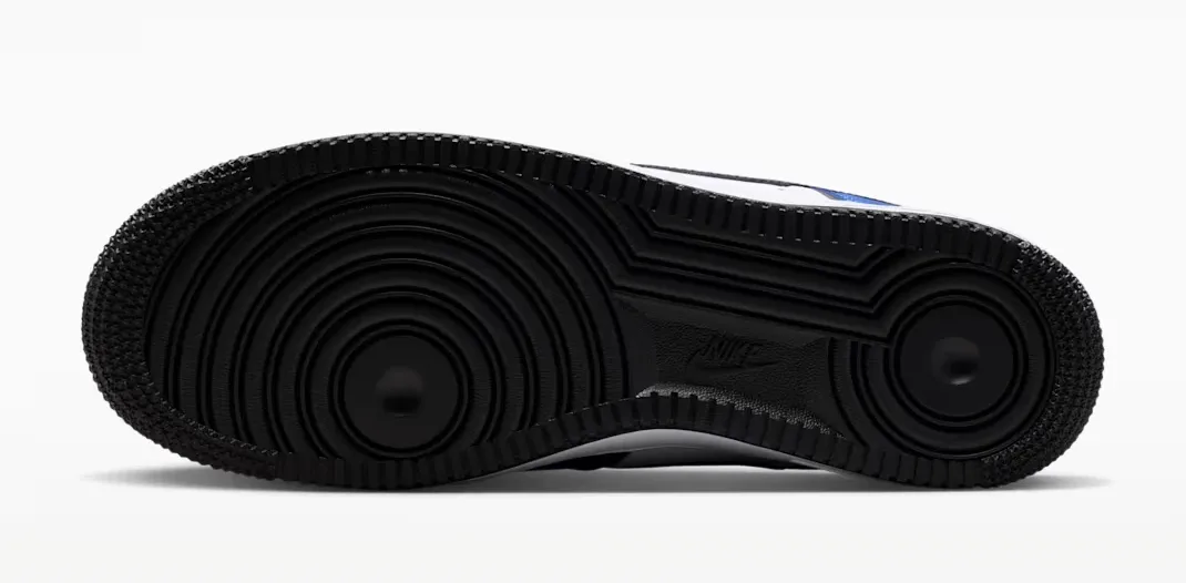 Outsole of the Nike Air Force 1 '07 LV8 in Old Royal, White, Metallic Silver and Black.