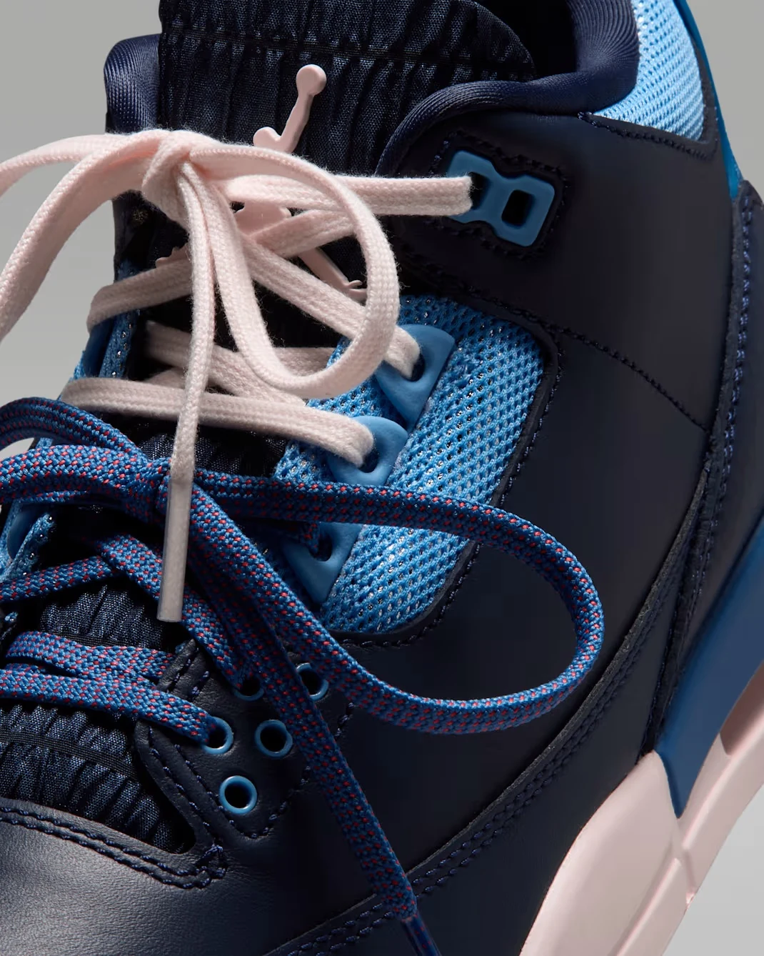 Close-up of the Air Jordan 3 Sport Renaissance Blue Beyond mesh, Chalk laces and multicolor laces.