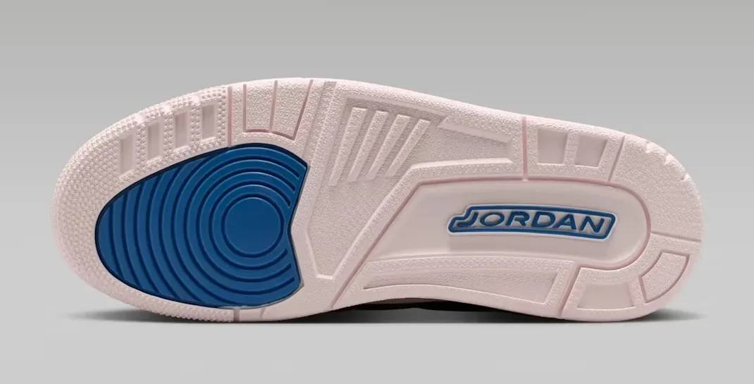 Air Jordan 3 Sport Renaissance outsole in Chalk with Blue Beyond detailing.